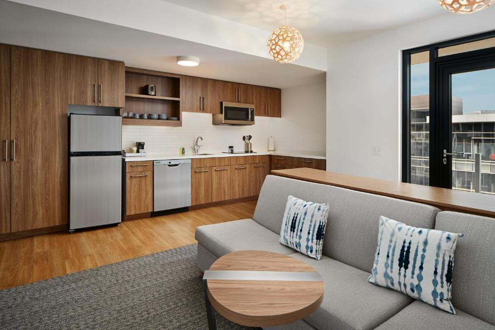Executive king suite with sofa bed, city view  and balcony interior